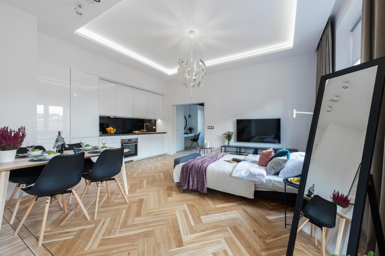 Marszalkowska Center Serviced Apartments Варшава Екстер'єр фото