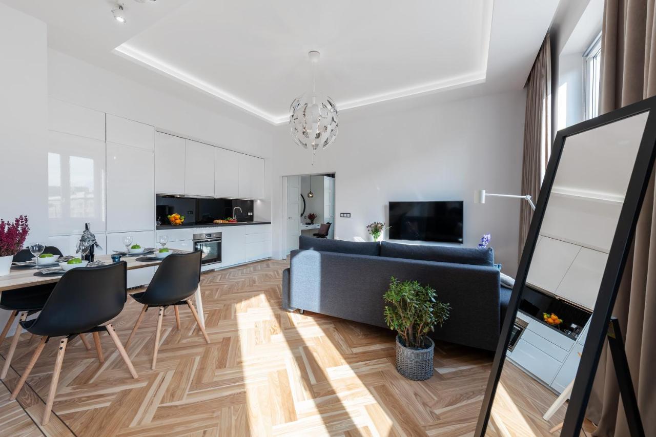 Marszalkowska Center Serviced Apartments Варшава Екстер'єр фото