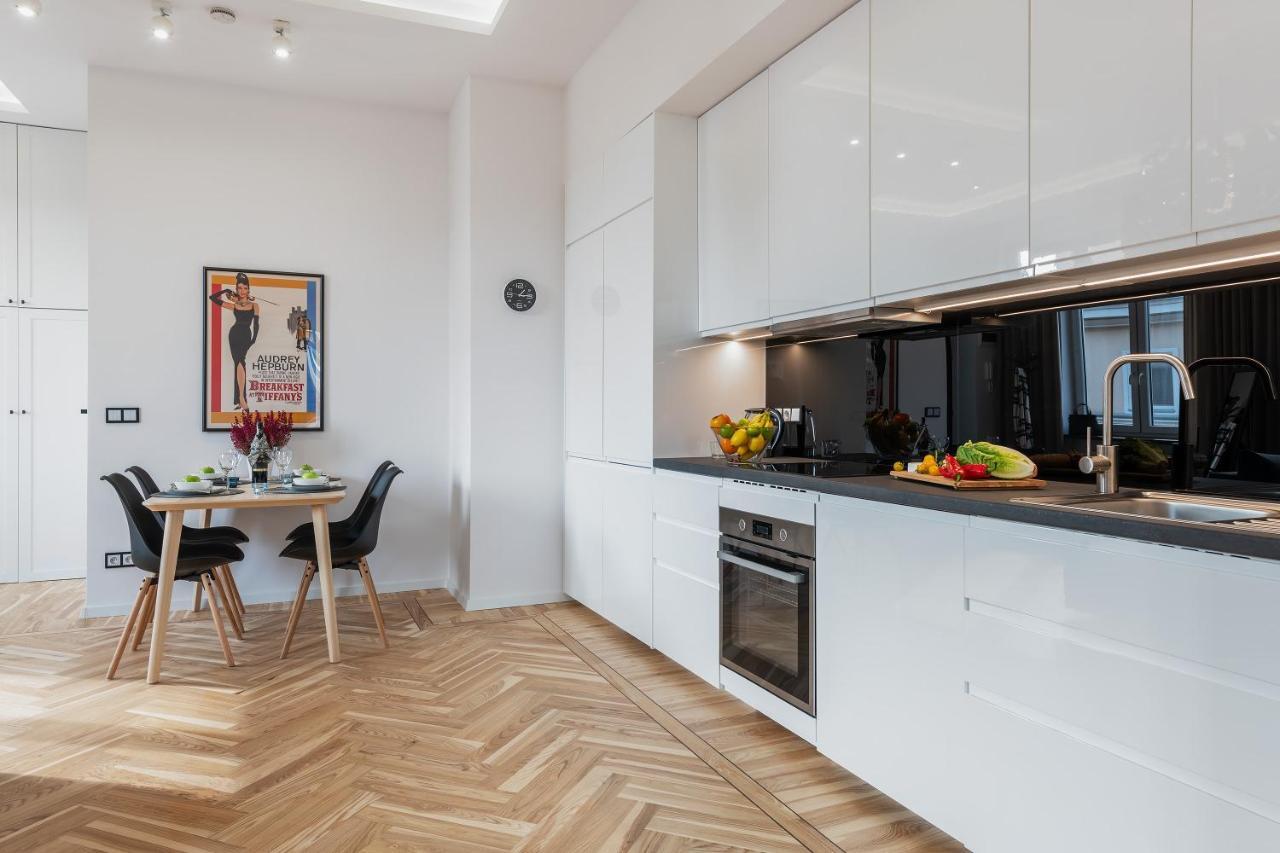 Marszalkowska Center Serviced Apartments Варшава Екстер'єр фото